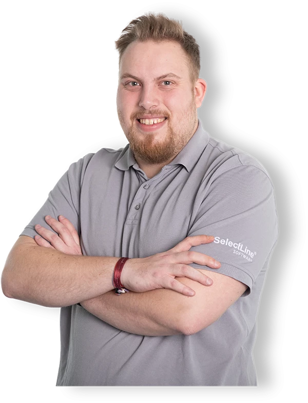 Der lächelnde Consultant der SelectLine Software GmbH Lars Landshuter verschränkt die Arme, trägt ein graues Poloshirt mit dem Firmenlogo und steht als Referent für individuelle Schulungen bereit.